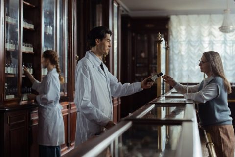 Аптеки и аптечные пункты — иллюстрация