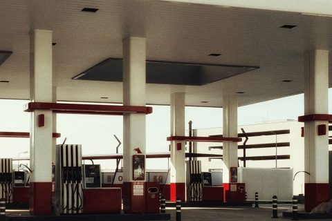 АЗС та заправки — ілюстрація