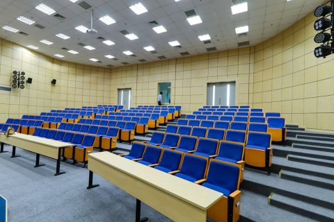 Університети та академії — ілюстрація